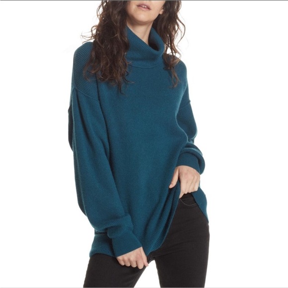Free People Jade Oversized Turtleneck Sweater - Picture 2 of 4